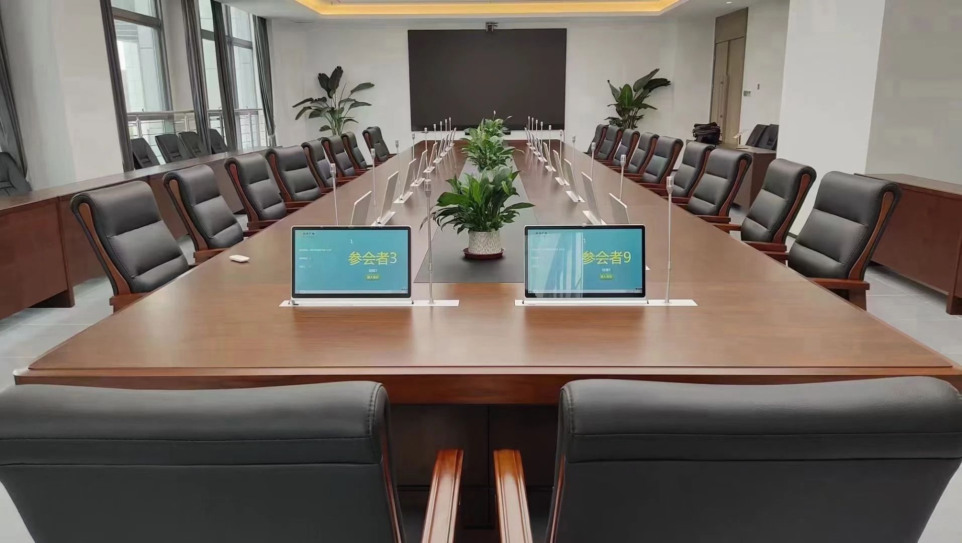 华纳公司官方网站无纸化会议系统工程产品服务于校园会议室！